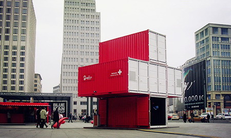 Container Public Art丨The Three-dimensional Giant Swiss Cross