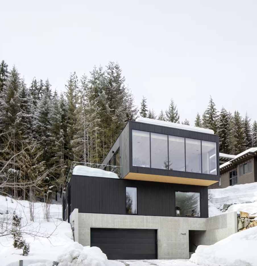 惠斯勒的这个极简主义滑雪小屋在漫天飘雪的冬季都能散发出迷人的魅力 | 集装箱住宅